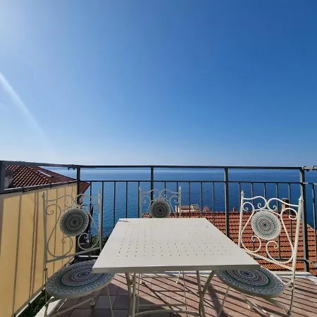 Casa Azzurra Apartment Imperia